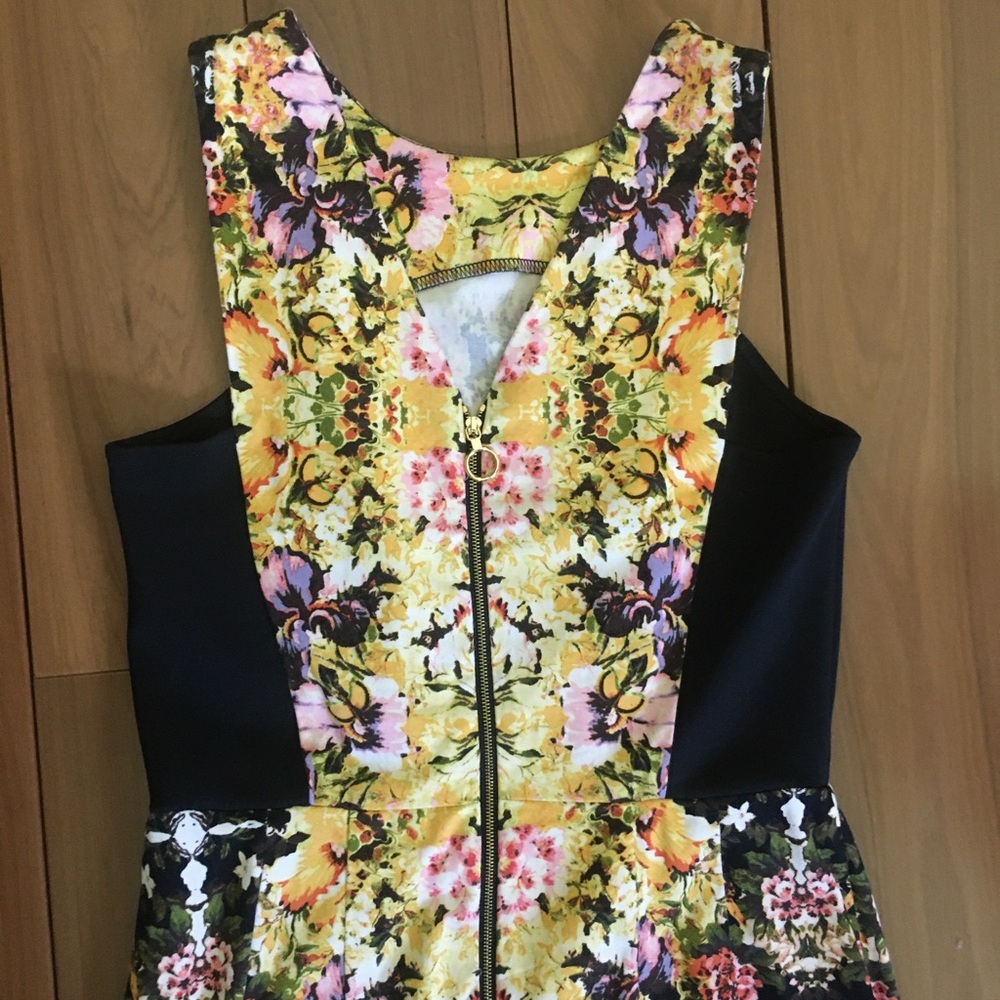 Colorful dress - Picture 4 of 7